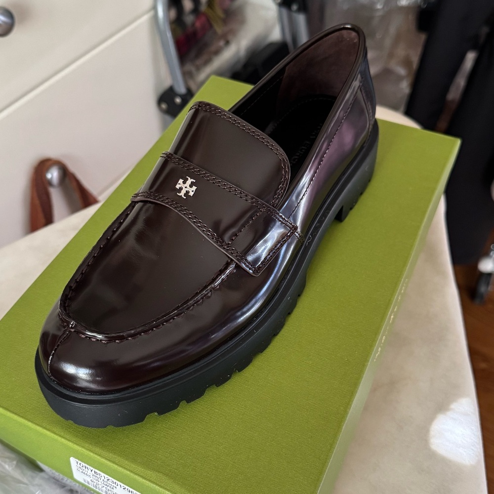 TORY BURCH CLASSIC LUG LOAFERS IN COCOA - NWT (SIZE 7.5) - Picture 5 of 6